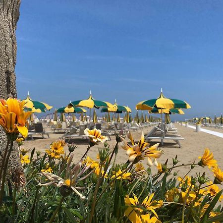 Rimini Bay Suites&Residence Buitenkant foto